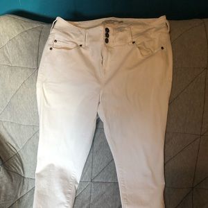 Torrid white jeggings size 16